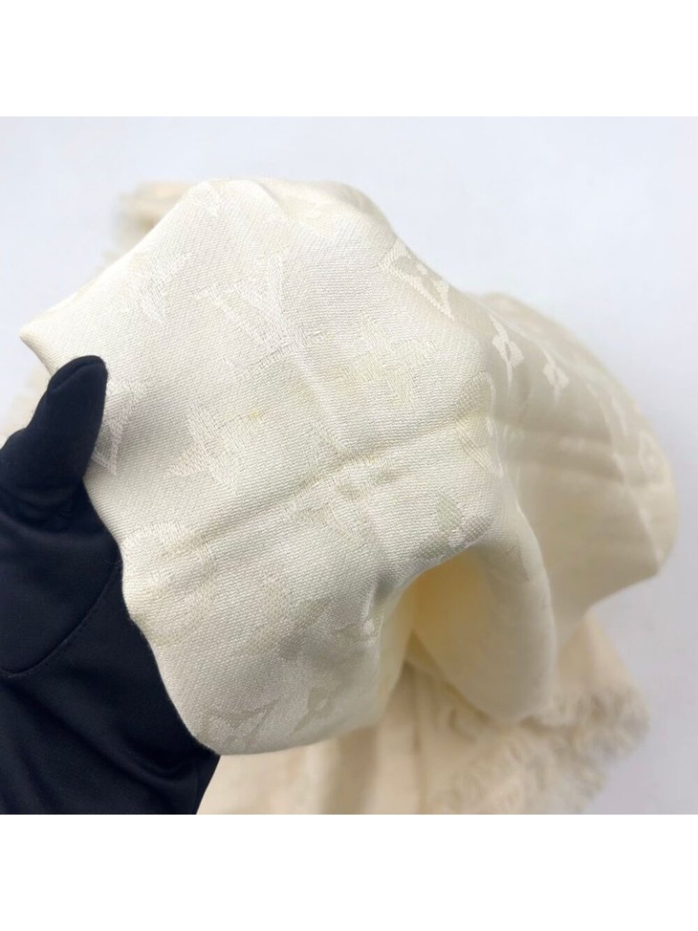 Louis Vuitton Echarpe Logo Mania Monogram Blanc Silk Wool Beige Shawl Scarf - Picture 4 of 8